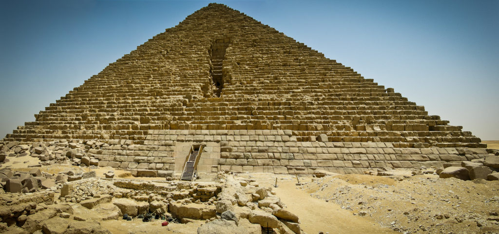 пирамида Микерина