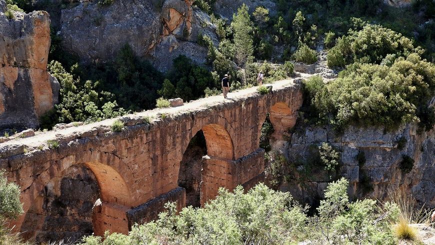 Римский акведук и прогулка среди скал - экскурсии