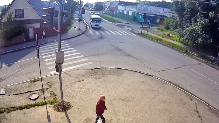Веб-камера на перекрёстке Революции/Мопровский, Бийск