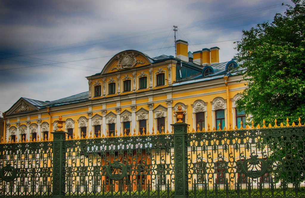 Шереметьевский дворец на волге