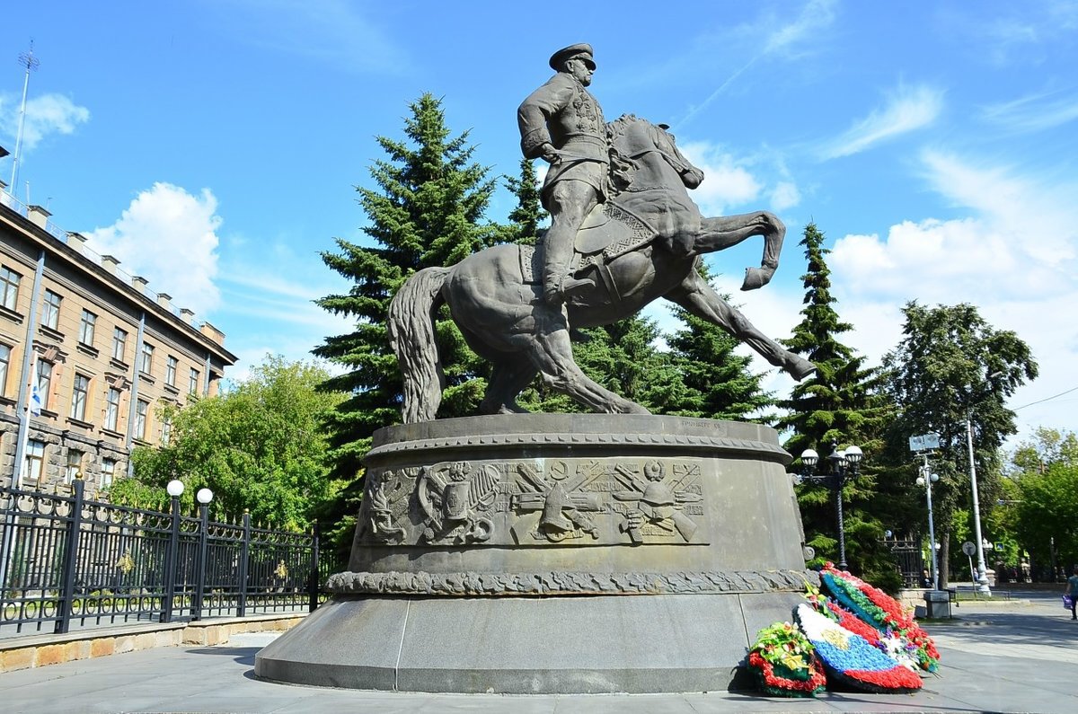 Памятник Г.К. Жукову