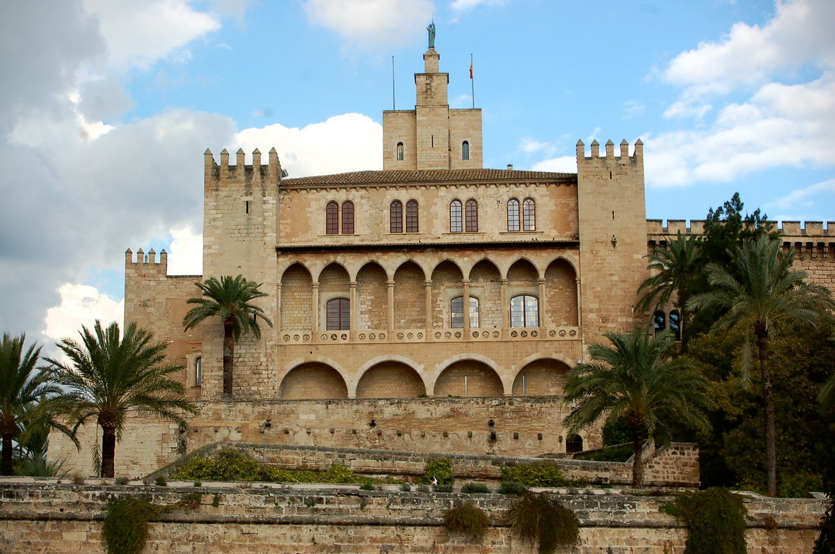 Замок Альмудайна