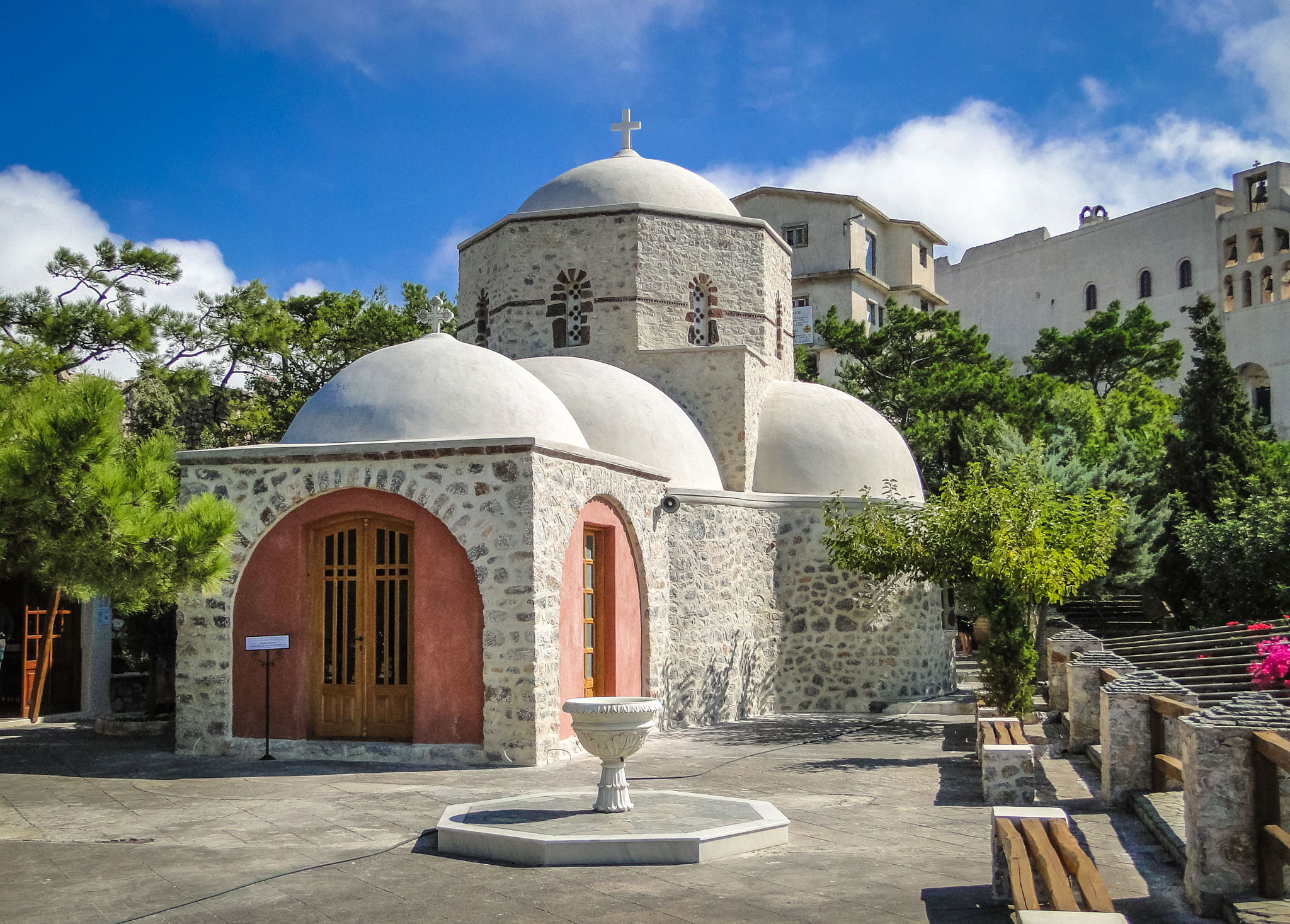 православные храмы в греции