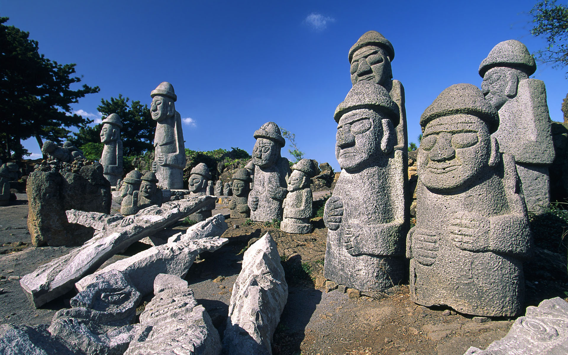 Тольхарубан каменные боги