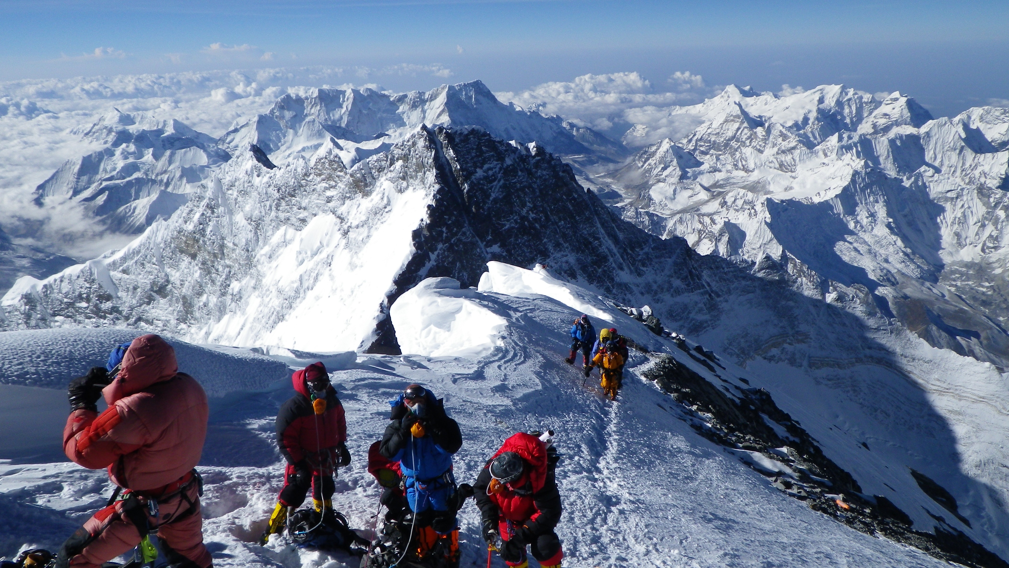 Высота эвереста высочайшая. Гора Эверест(Джомолунгма). Гора Эверест (Джомолунгма). Гималаи. Альпинисты в Гималаях. Вершины: Джомолунгма (Эверест) (8848м),.