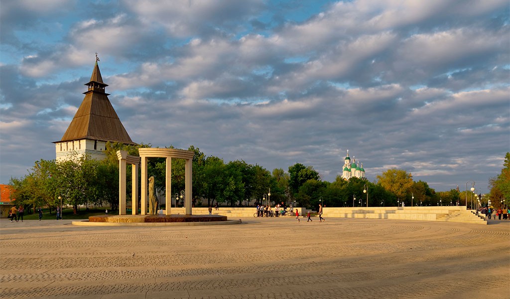 Площадь Ленина и фонтаны